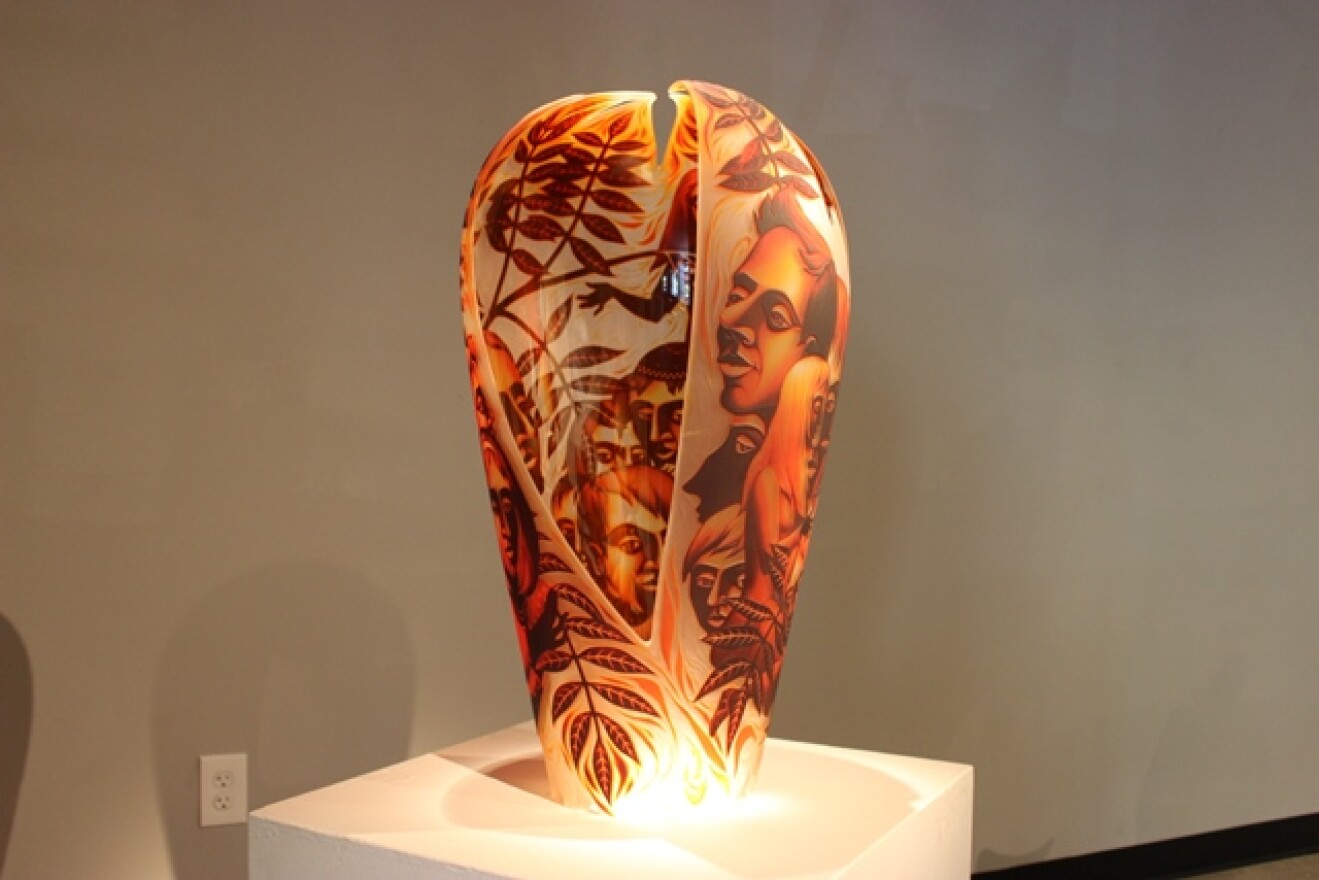 Piece by artist Lisabeth Sterling that is on display in the free exihibt at the Chihuly Collection.